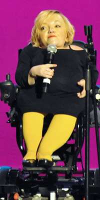 Stella Young, Australian comedian and disability advocate., dies at age 32